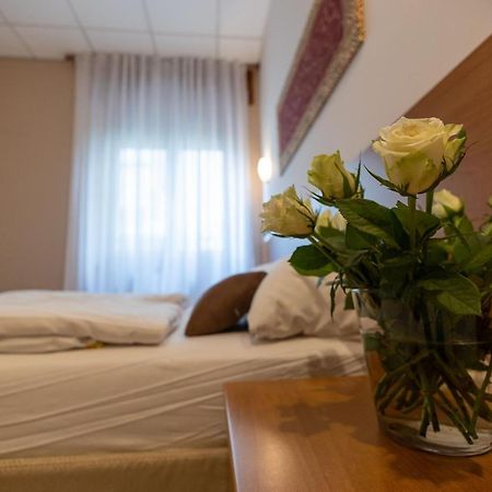 La Mimosa Lazise Hotel Ngoại thất bức ảnh
