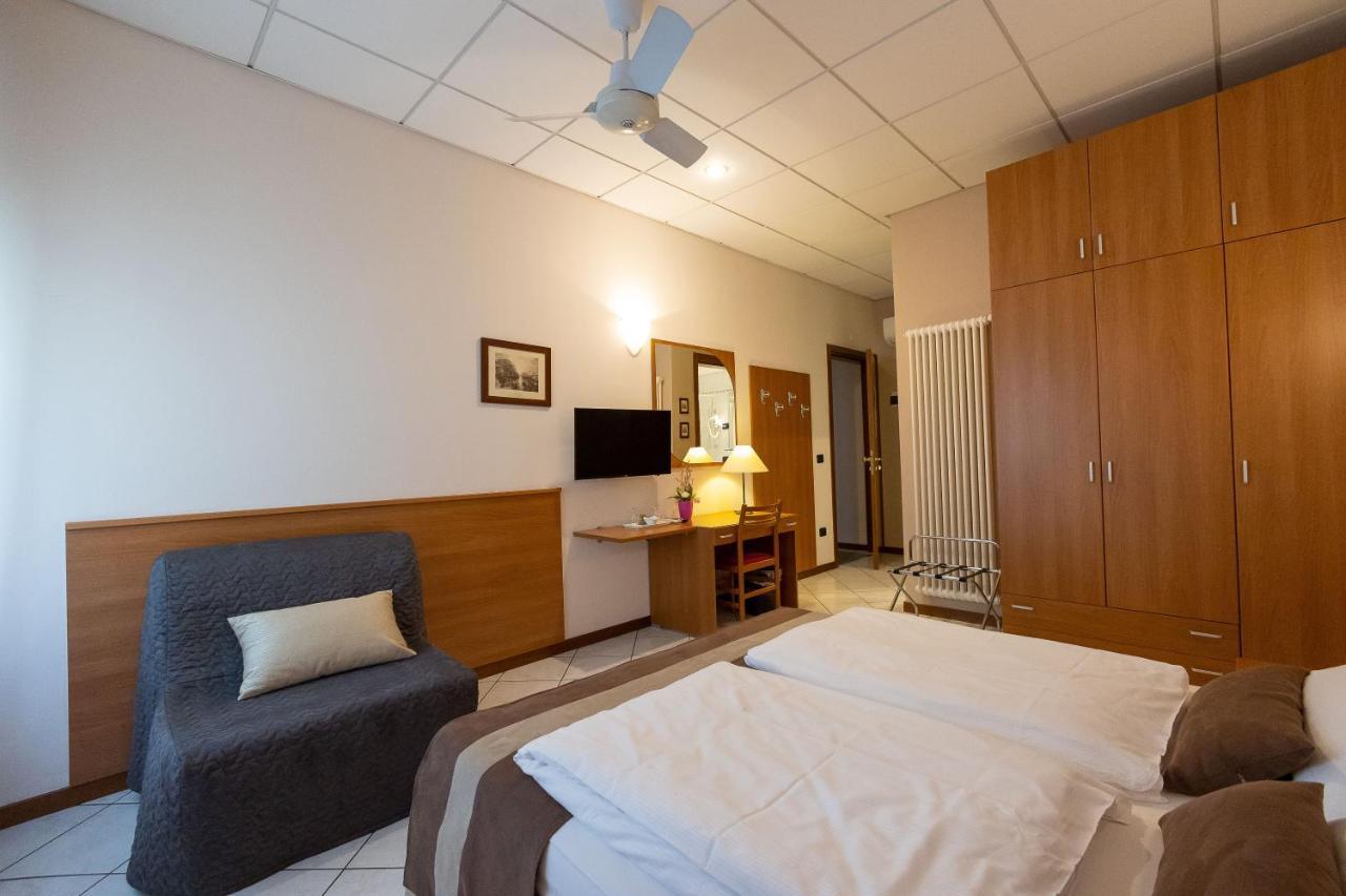 La Mimosa Lazise Hotel Ngoại thất bức ảnh