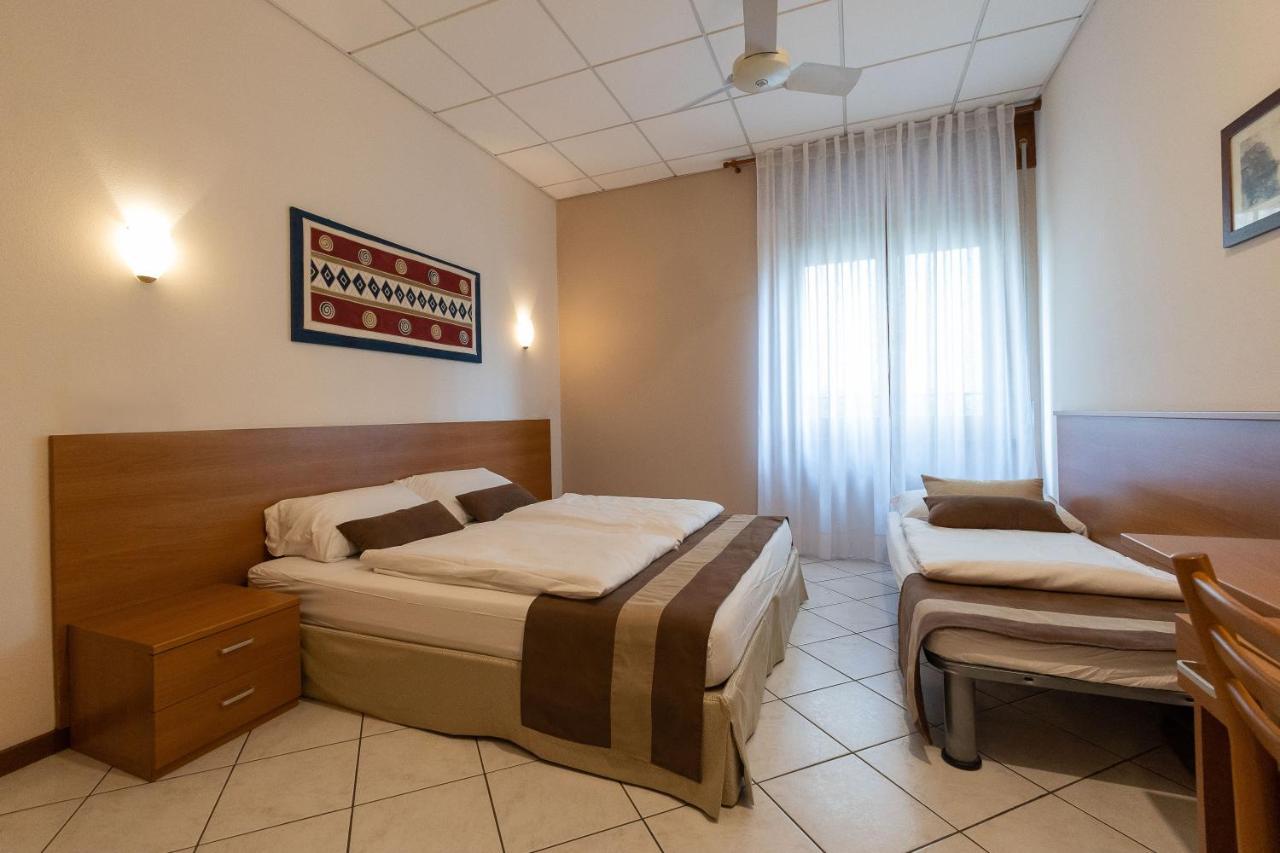 La Mimosa Lazise Hotel Ngoại thất bức ảnh