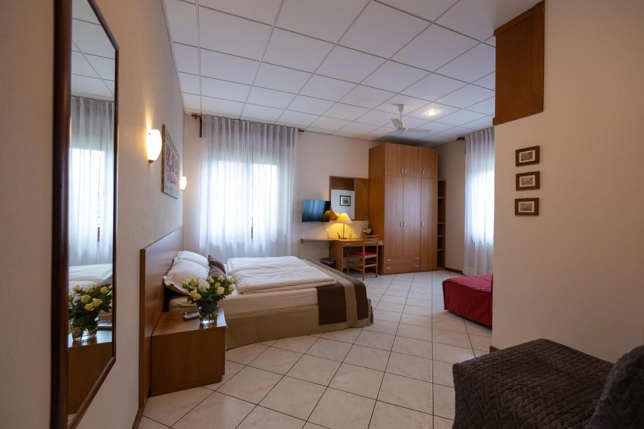 La Mimosa Lazise Hotel Ngoại thất bức ảnh