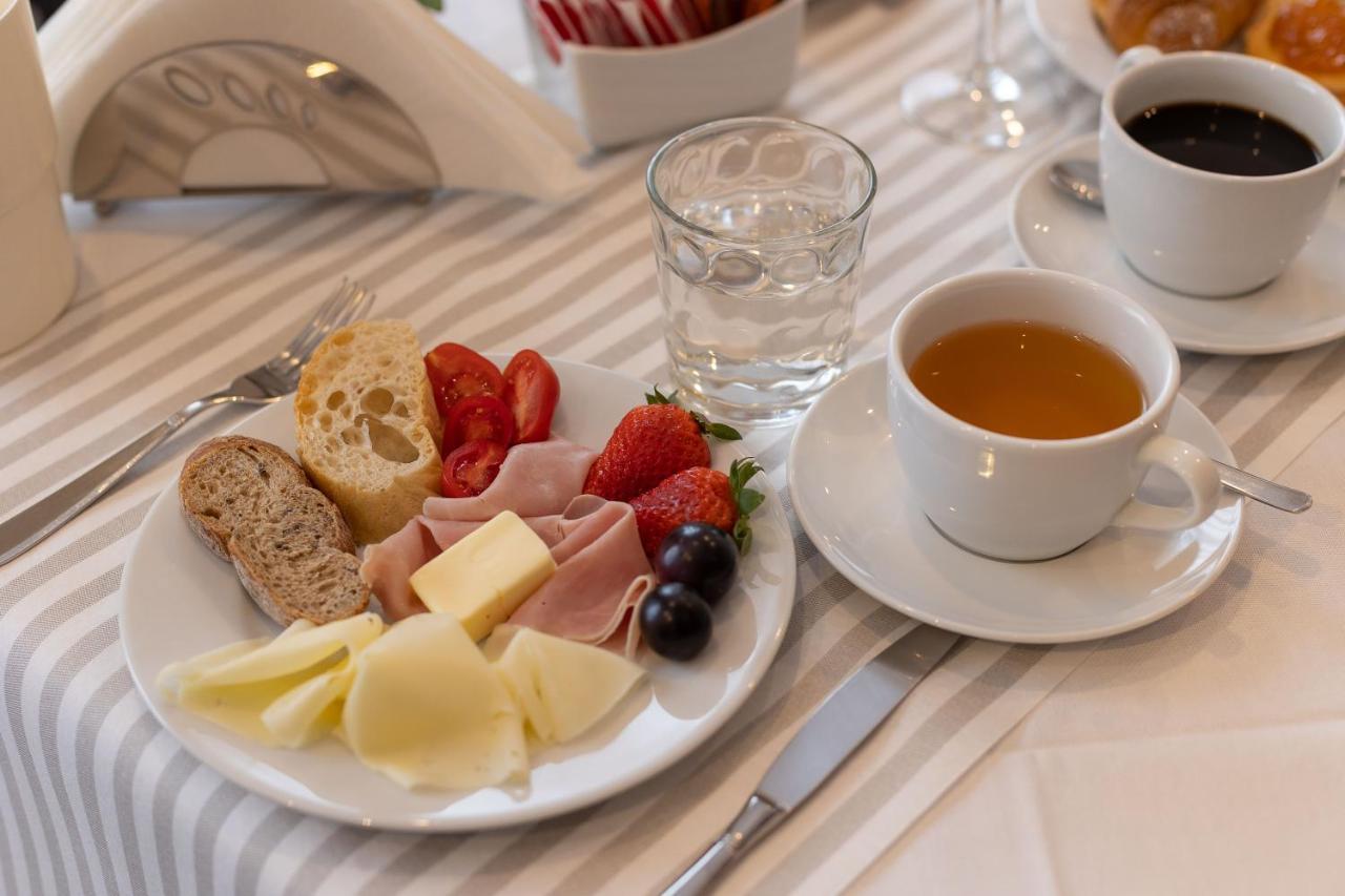 La Mimosa Lazise Hotel Ngoại thất bức ảnh