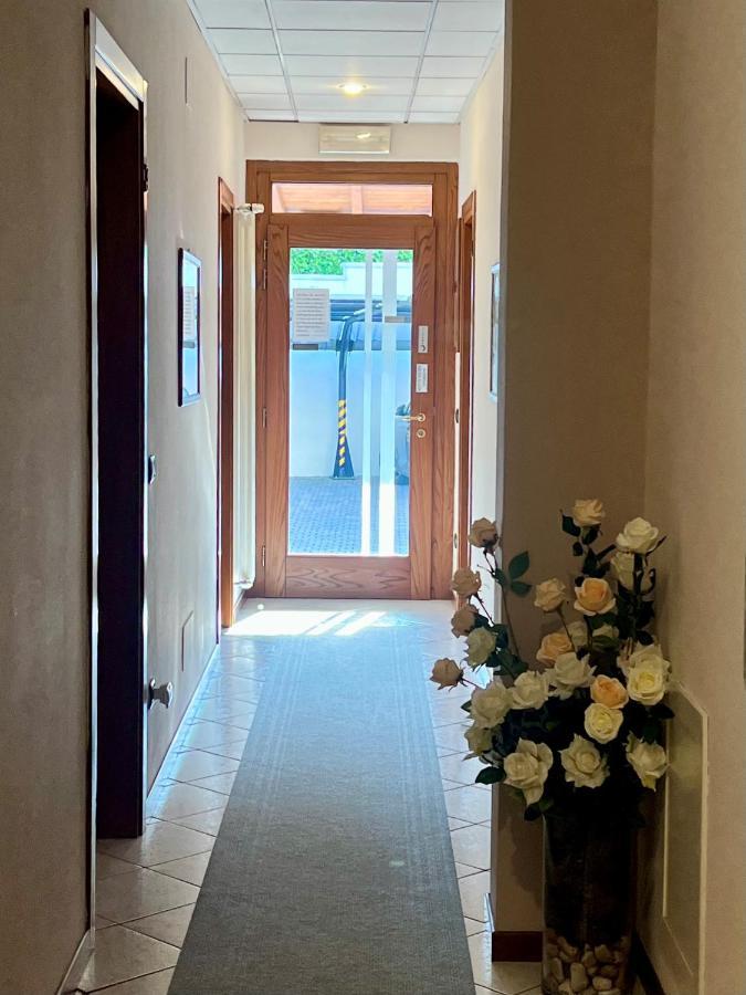 La Mimosa Lazise Hotel Ngoại thất bức ảnh